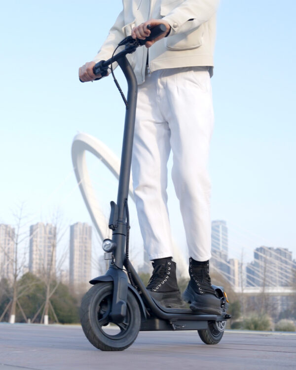 Rictor Electric Scooter M16 - Image 2